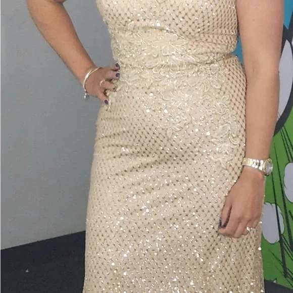 Long Gold formal dress - Picture 2 of 5